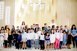 Crianças do 2º ano da catequese