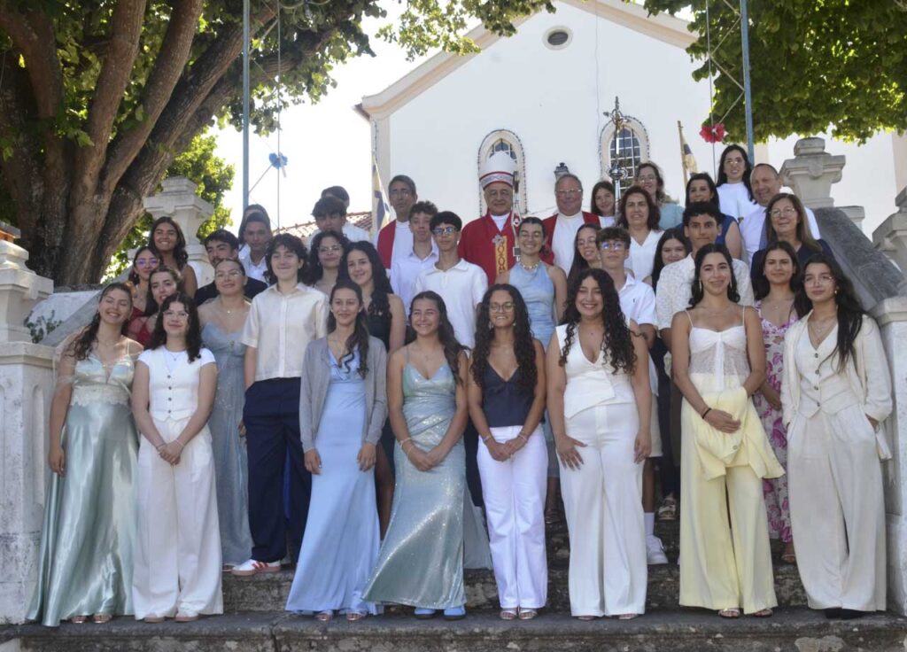 Esta imagem não tem texto alternativo. O nome do ficheiro é: Crisma-reune-comunidades-da-Bajouca-e-Souto-da-Carpalhosa.jpg