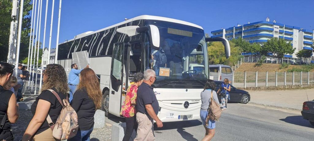 Esta imagem não tem texto alternativo. O nome do ficheiro é: Jovens-de-Ourem-partem-em-peregrinacao-rumo-ao-Jubileu-em-Roma.jpg
