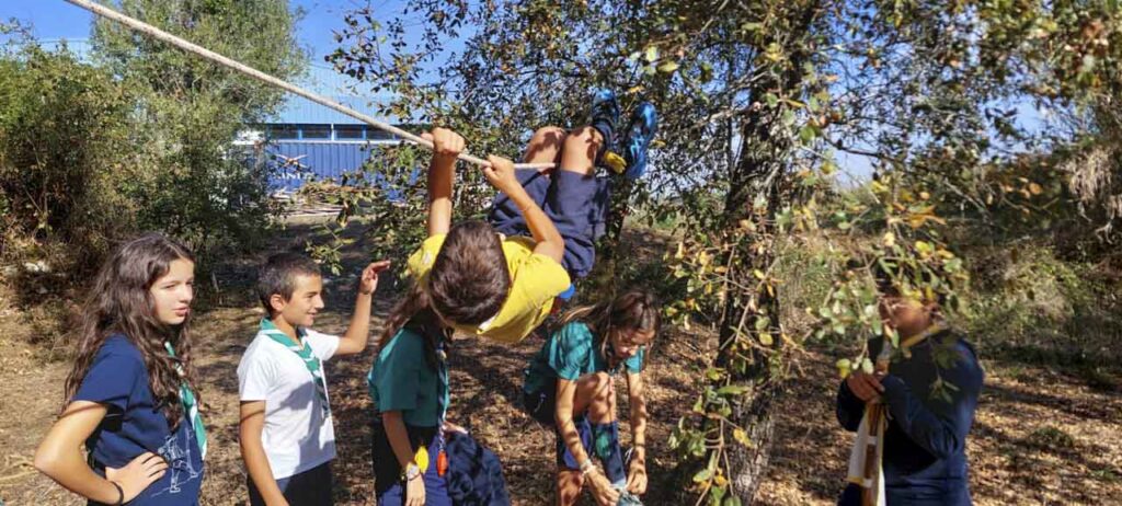 Esta imagem não tem texto alternativo. O nome do ficheiro é: Agrupamento-de-escuteiros-do-Arrabal-celebra-Passagens.jpg