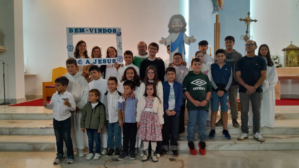 Esta imagem não tem texto alternativo. O nome do ficheiro é: Jesus-acolhe-de-bracos-abertos-Iniciou-a-catequese-na-Ribeira-do-Farrio.jpeg