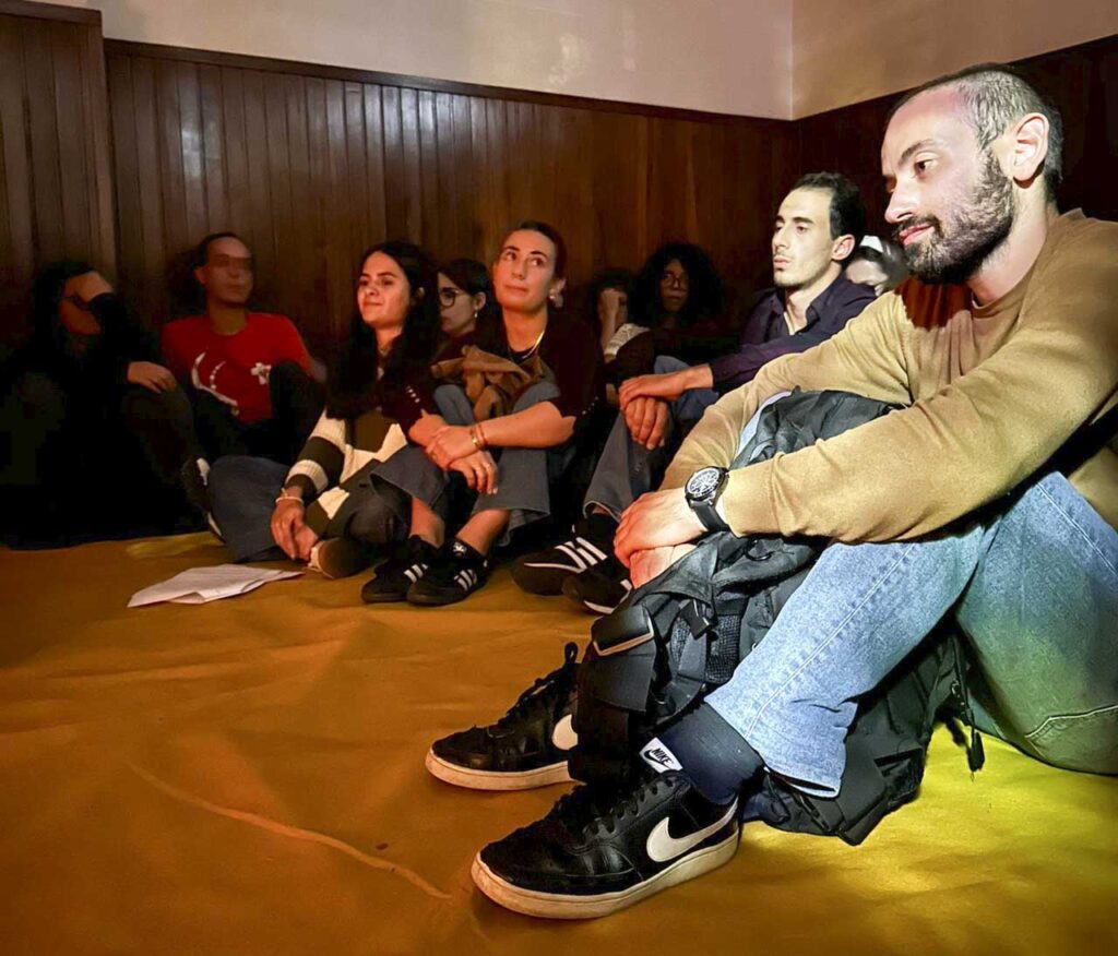 Esta imagem não tem texto alternativo. O nome do ficheiro é: Jovens-da-Unidade-Pastoral-9-reunem-se-em-encontro-de-oracao-Shema.jpg