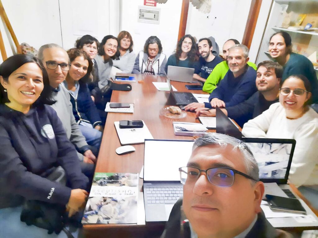 Esta imagem não tem texto alternativo. O nome do ficheiro é: Catequese-e-Escutismo-de-Amor-reunem.jpg