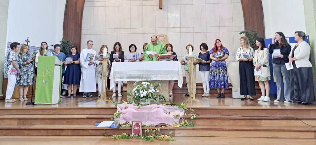 Esta imagem não tem texto alternativo. O nome do ficheiro é: Compromisso-dos-catequistas-na-paroquia-das-Pedreiras-inicia-novo-ano-catequetico.jpg