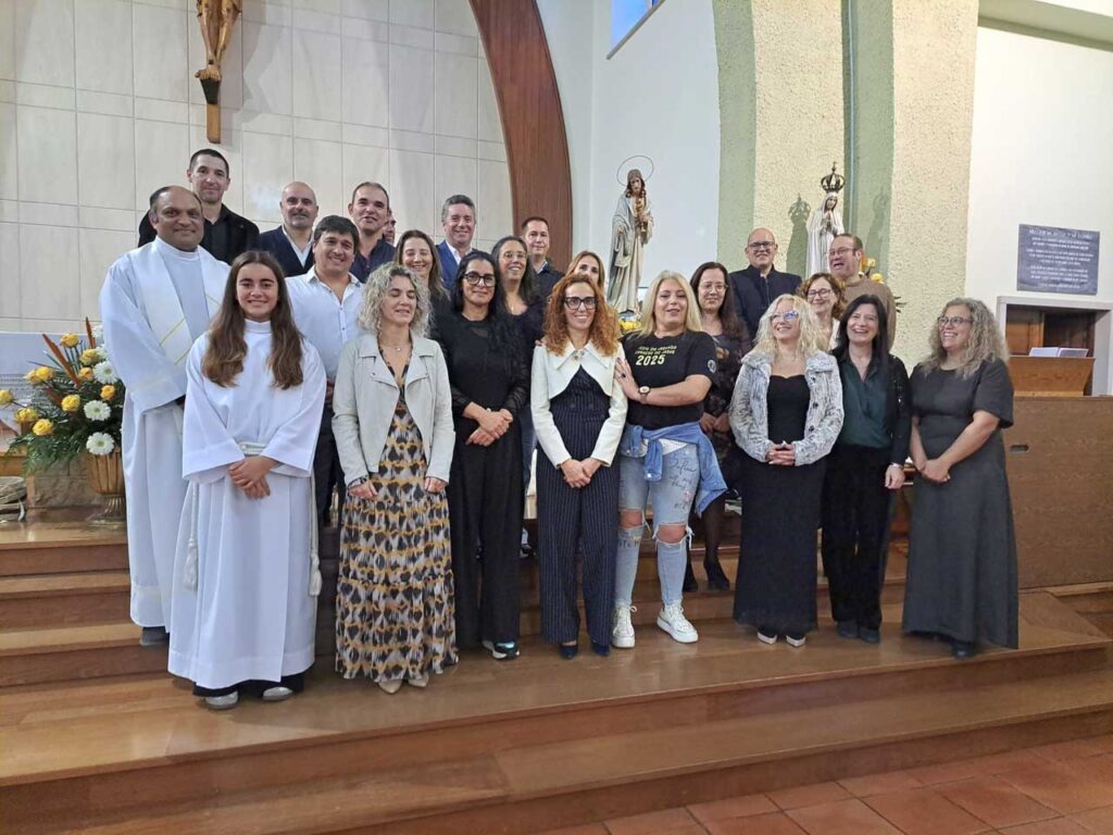 Esta imagem não tem texto alternativo. O nome do ficheiro é: Paroquianos-cinquentenarios-das-Pedreiras-celebram-o-Sagrado-Coracao-de-Jesus.jpg