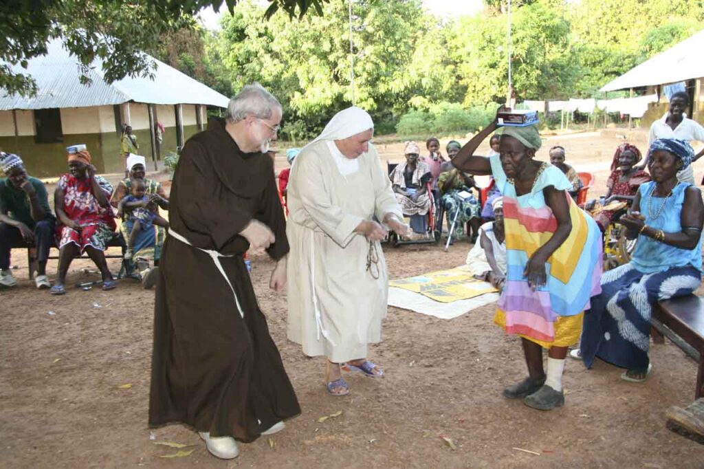 Esta imagem não tem texto alternativo. O nome do ficheiro é: Relato-missionario-do-frei-Joaquim-Augusto-cativa-alunos-do-CCMI.jpg