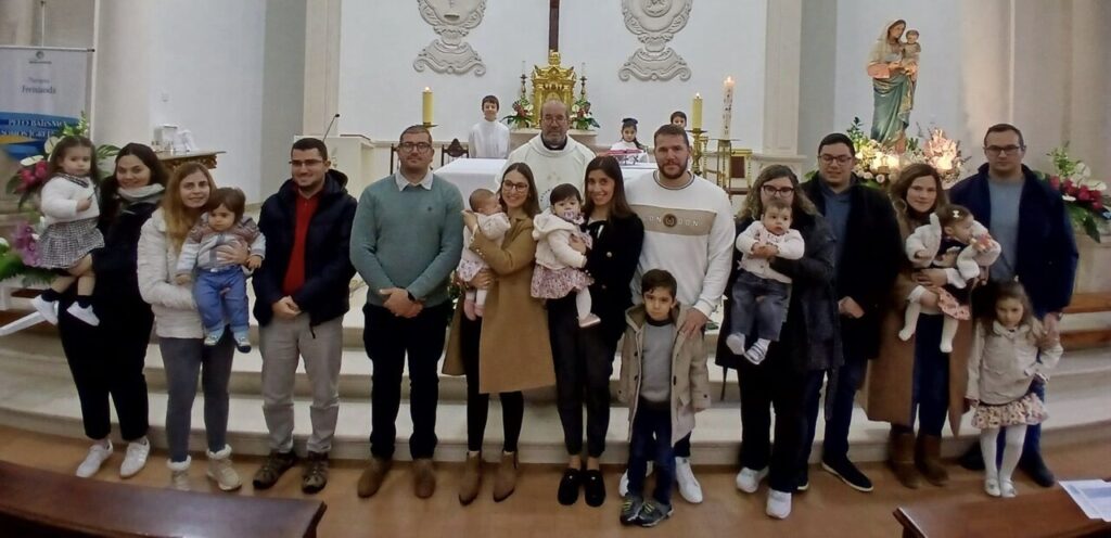 Esta imagem não tem texto alternativo. O nome do ficheiro é: Comunidade-da-Freixianda-celebra-padroeira-apesar-da-intemperie.jpg