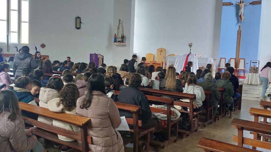 Esta imagem não tem texto alternativo. O nome do ficheiro é: Unidade-Pastoral-11-dedica-24-horas-a-oracao-e-adoracao-ao-Senhor.jpg