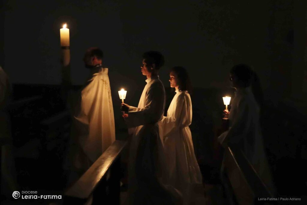 Esta imagem não tem texto alternativo. O nome do ficheiro é: Na-Se-de-Leiria-celebrou-se-a-noite-que-mudou-o-mundo.jpg