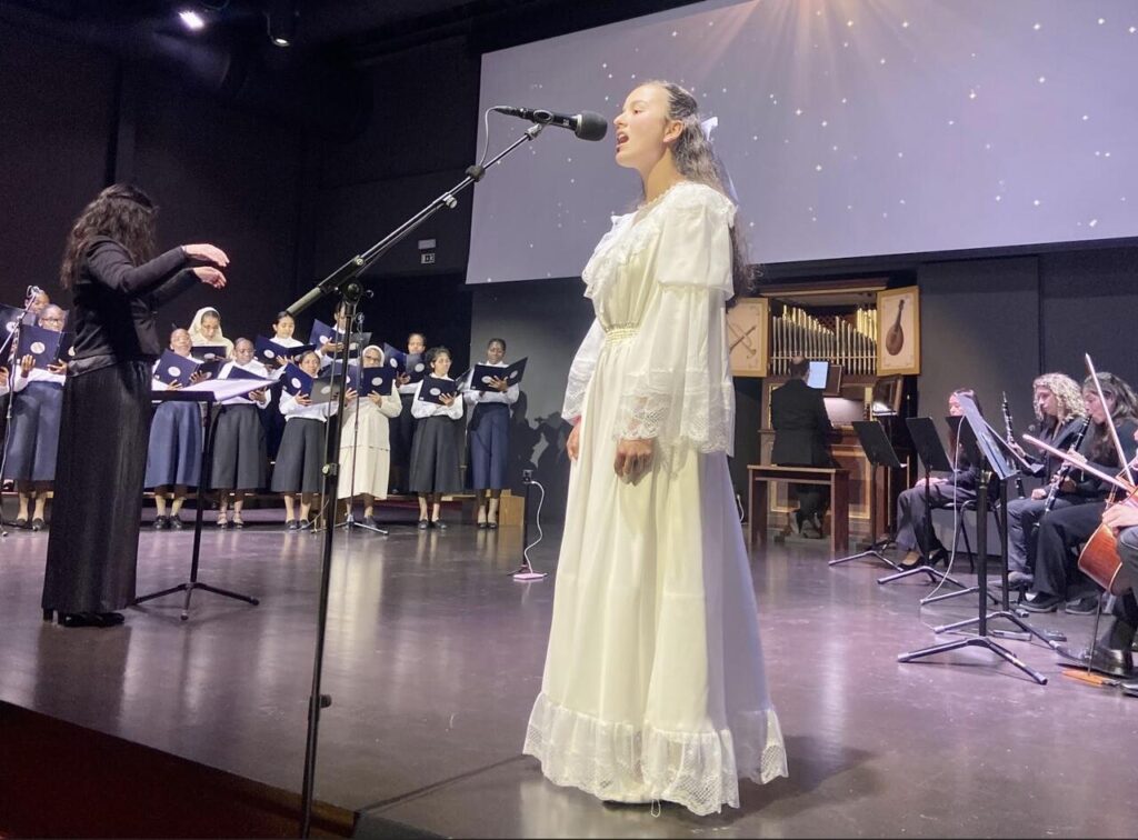 Esta imagem não tem texto alternativo. O nome do ficheiro é: Religiosas-Escravas-da-Santissima-Eucaristia-encerram-centenario-em-Fatima_otimizada.jpg