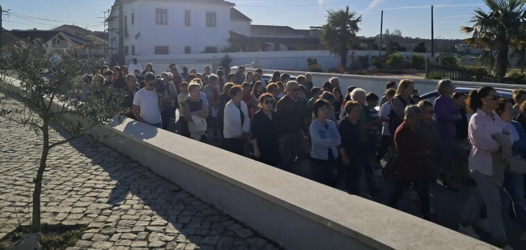 Esta imagem não tem texto alternativo. O nome do ficheiro é: Via-Sacra-une-catequese-e-comunidade-de-Sao-Guilherme.jpg