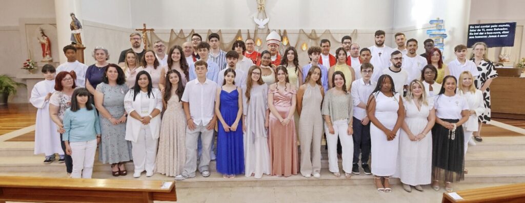 Esta imagem não tem texto alternativo. O nome do ficheiro é: Celebracao-do-Crisma-une-paroquias-da-Unidade-Pastoral-dos-Marrazes.jpg