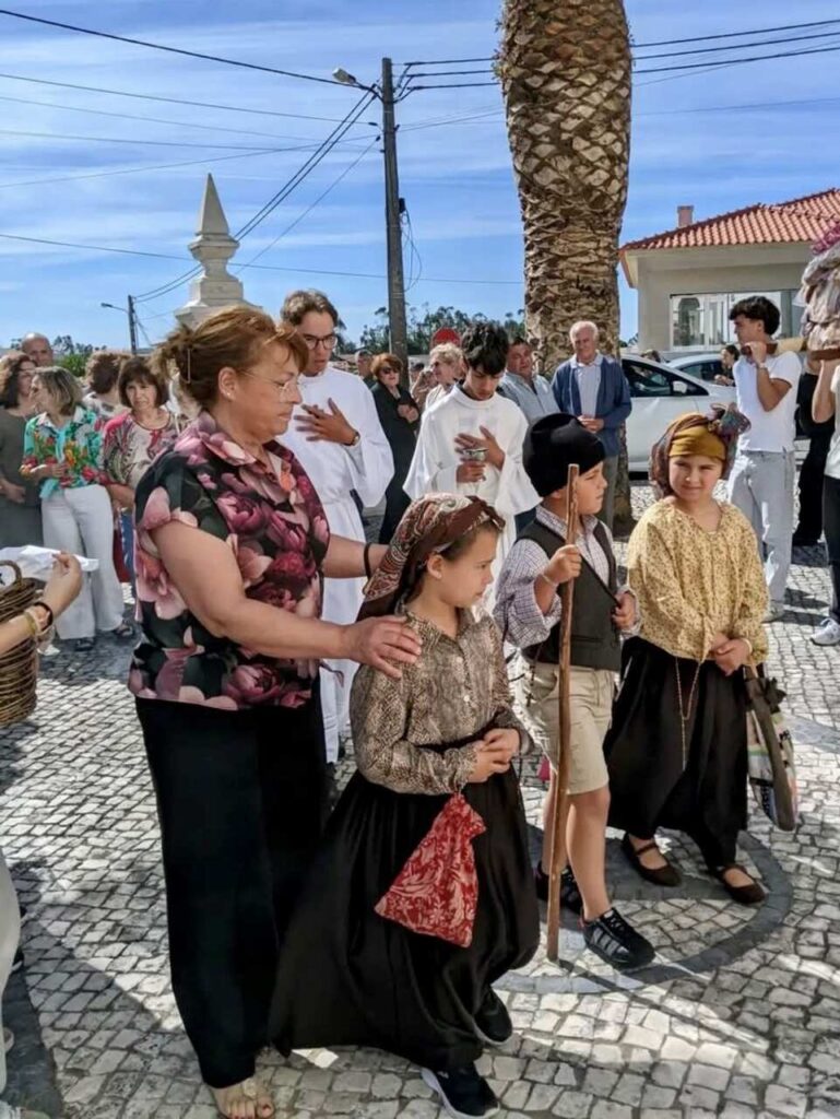 Esta imagem não tem texto alternativo. O nome do ficheiro é: Chainca-mantem-tradicao-do-Mes-de-Maria.jpg