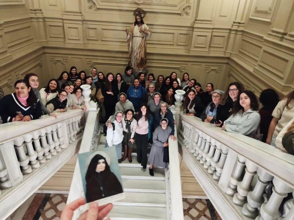 Esta imagem não tem texto alternativo. O nome do ficheiro é: Religiosas-de-Maria-Imaculada-celebram-150-anos-da-congregacao-e-40-anos-de-presenca-em-Fatima.jpg