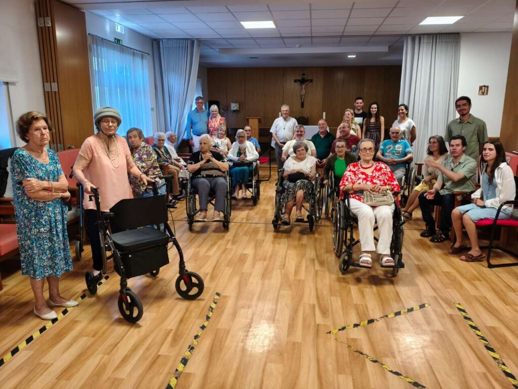 Esta imagem não tem texto alternativo. O nome do ficheiro é: Candidatos-ao-diaconado-permanente-e-familias-reunem-se-nos-Pousos-para-dia-de-oracao-e-convivio_otimizada.jpg