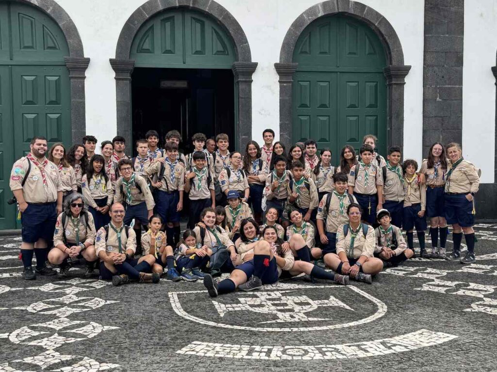 Esta imagem não tem texto alternativo. O nome do ficheiro é: Escuteiros-de-Santo-Agostinho-descobrem-os-Acores-no-ACAGRUP26.jpg