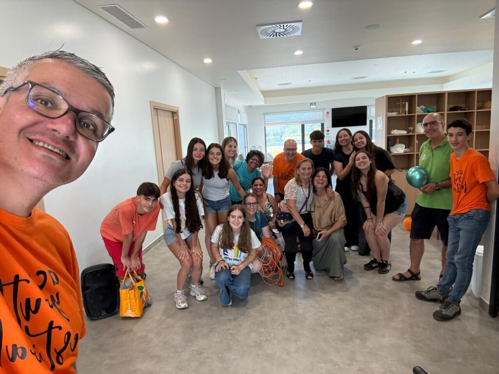 Esta imagem não tem texto alternativo. O nome do ficheiro é: Jovens-e-adultos-transformam-comunidades-de-Leiria-atraves-de-voluntariado-e-ecologia-integral.jpg