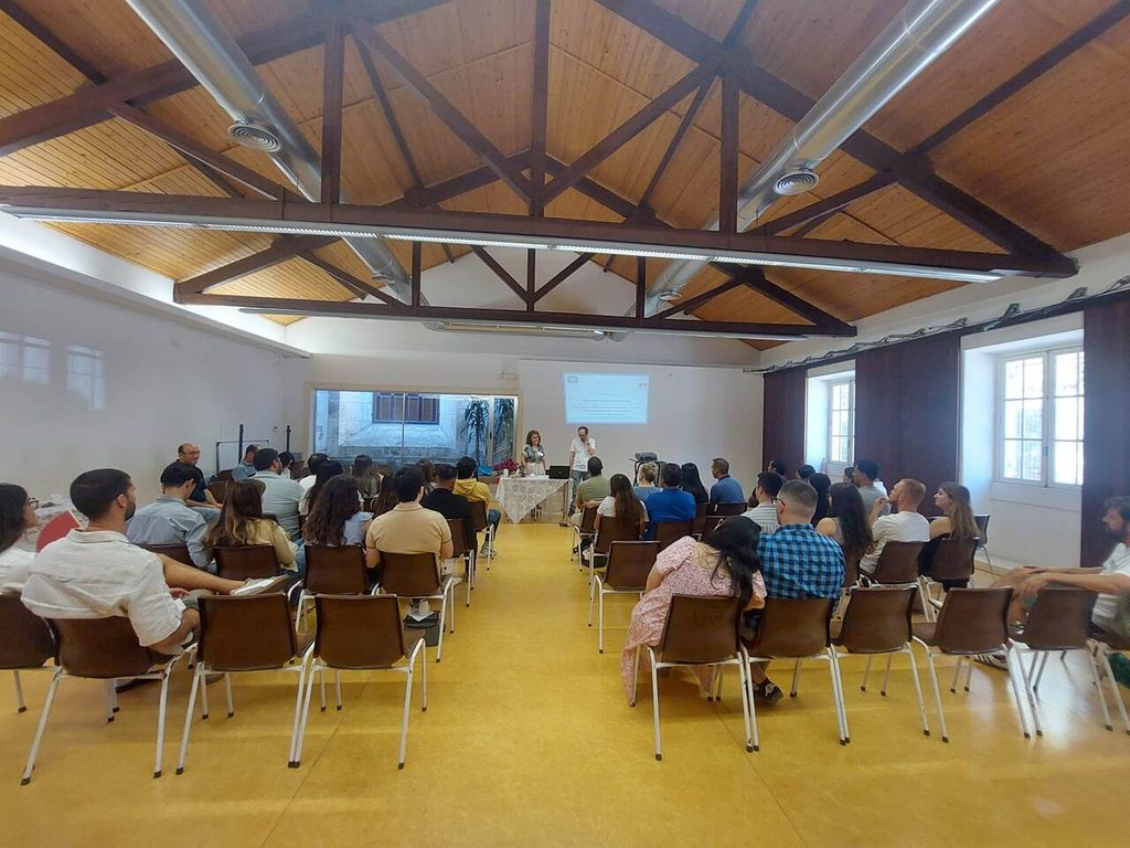 Esta imagem não tem texto alternativo. O nome do ficheiro é: Dezoito-casais-de-noivos-em-preparacao-para-o-Matrimonio-na-Se-de-Leiria.jpg