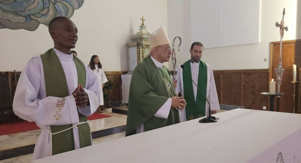 Esta imagem não tem texto alternativo. O nome do ficheiro é: Padre-Benvindo-Chiwale-iniciou-servico-pastoral-na-Unidade-Pastoral-7.jpg