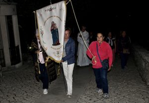 Fátima assinalou festa de Nossa Senhora do Rosário com terço pela paz